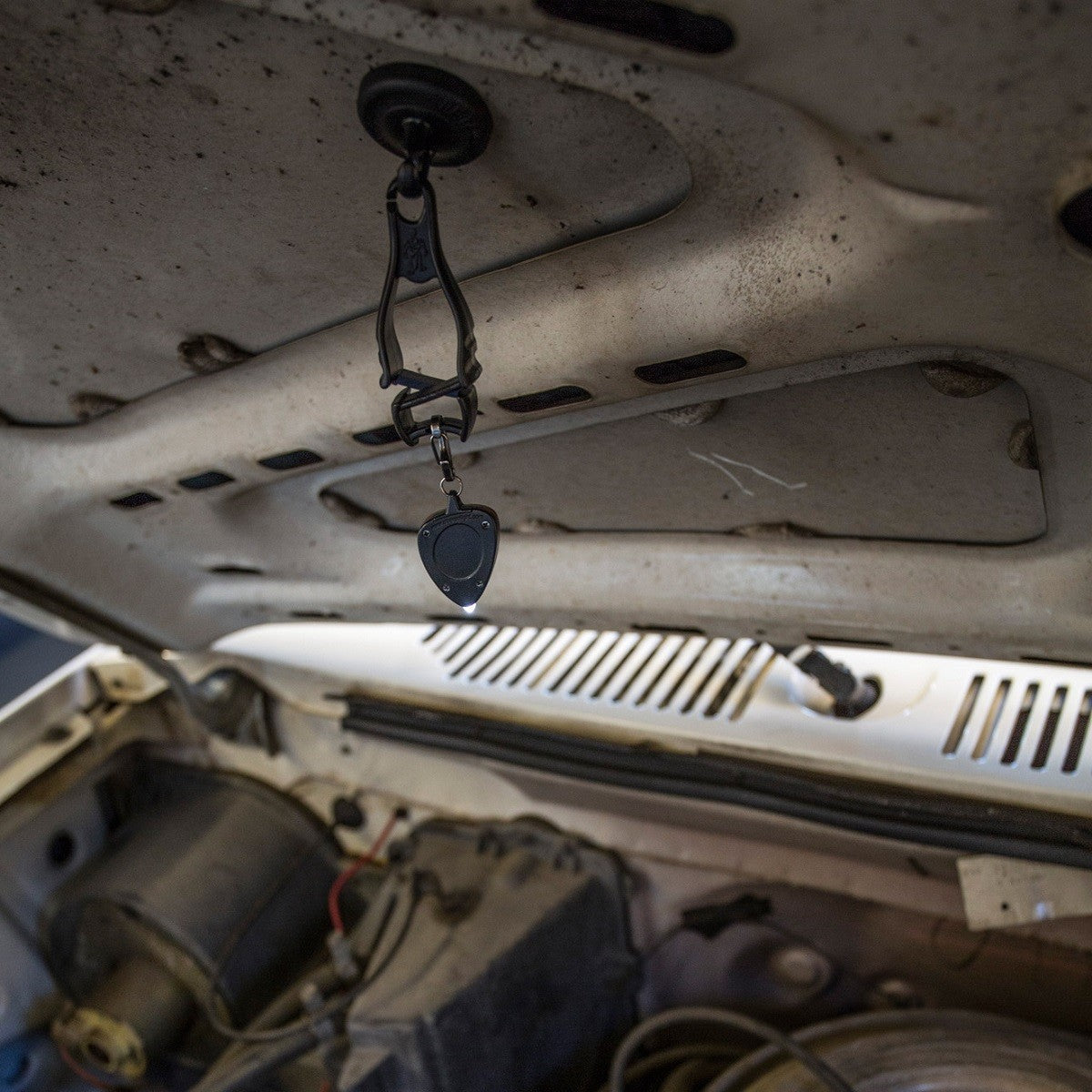 Magnet Anchor Mount Glove Grabber - Ergodyne - Versatile Tool