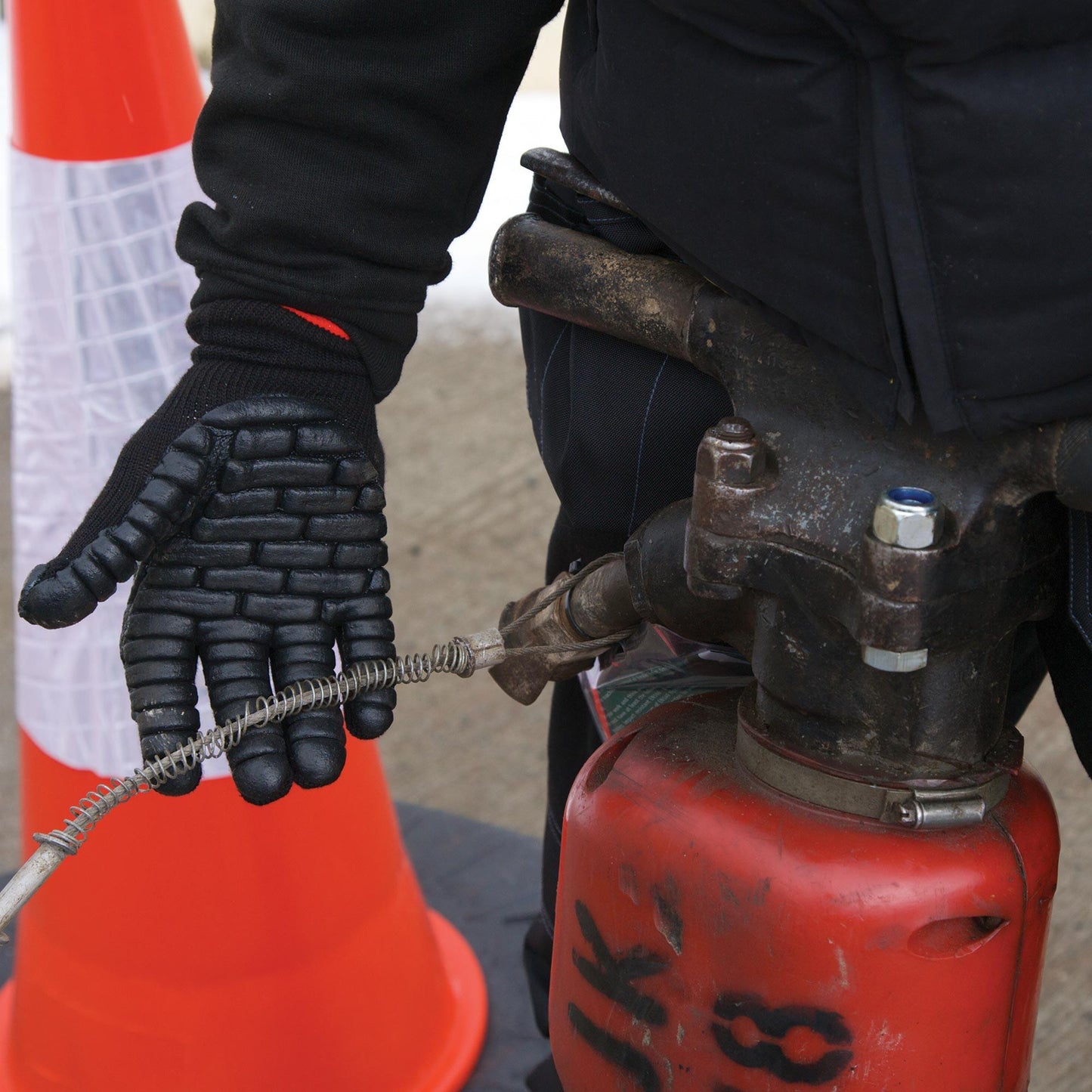 Black String Knit Gloves - Portwest - Anti-Vibration