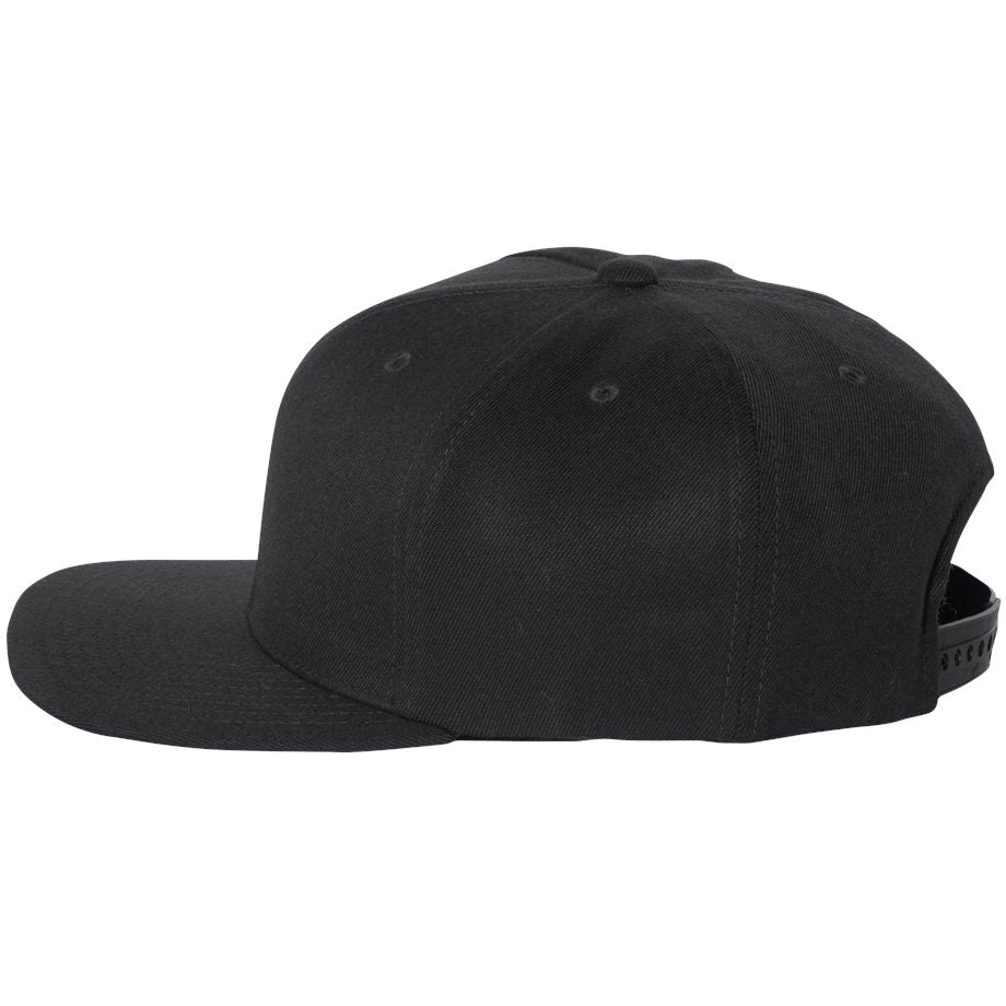 Black Flat Brim Hat - FlexFit - Stylish Snapback Cap
