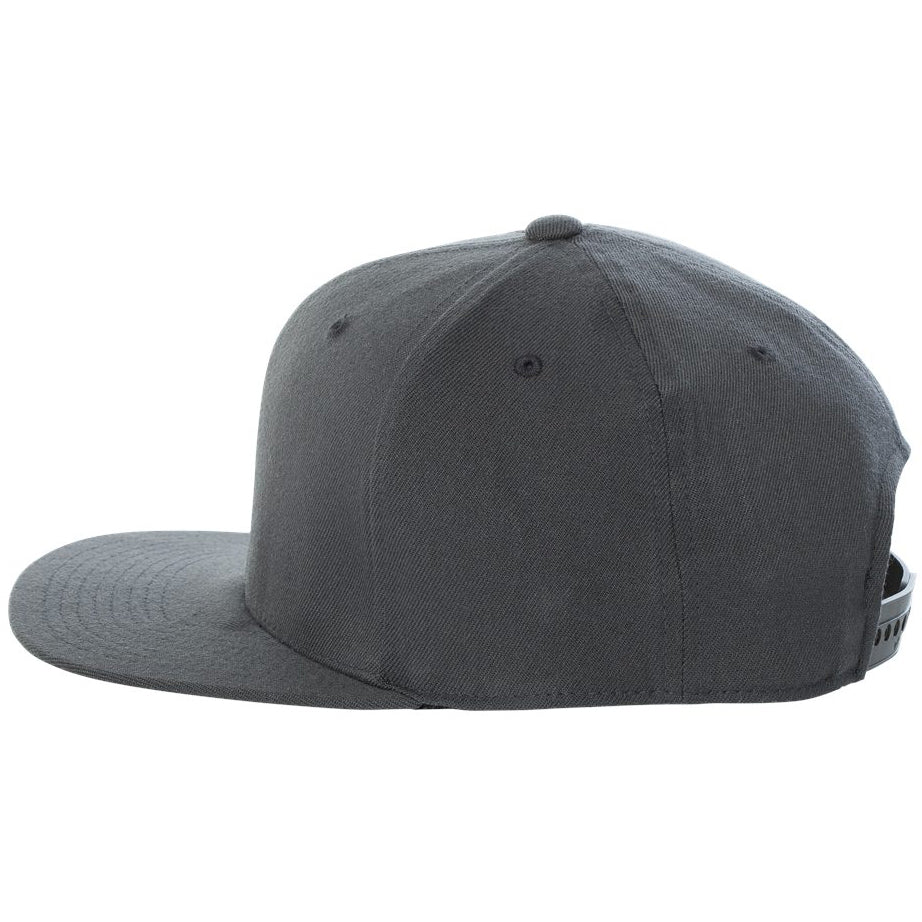 Black Flat Brim Hat - FlexFit - Stylish Snapback Cap