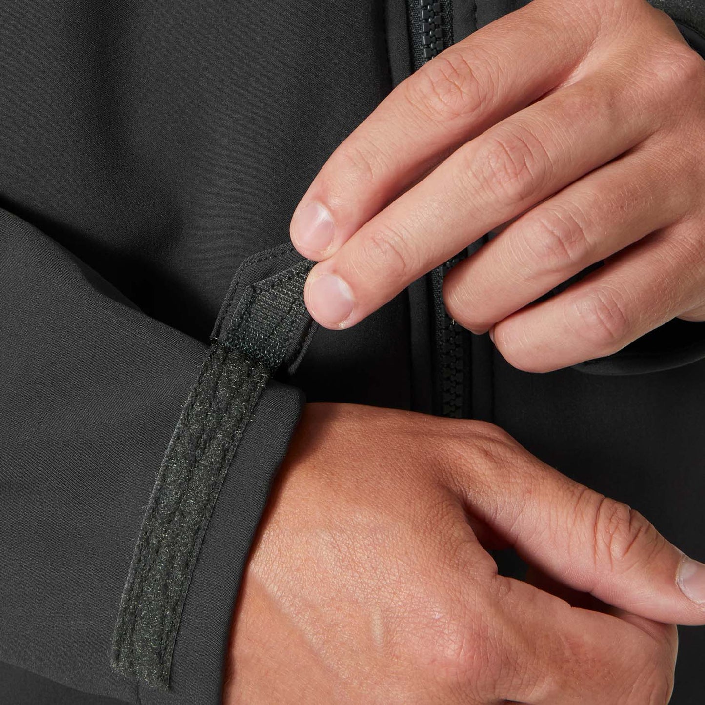 Alert Red Softshell Jacket - Helly Hansen - Durable